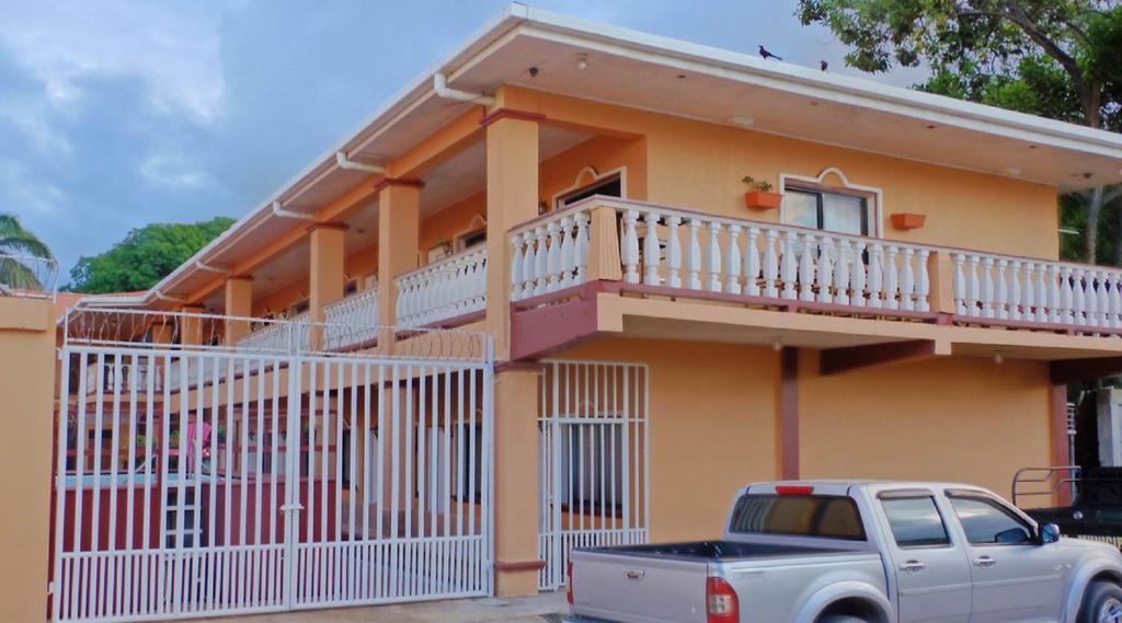 Uw Oasis Hotel La Ceiba Zimmer foto